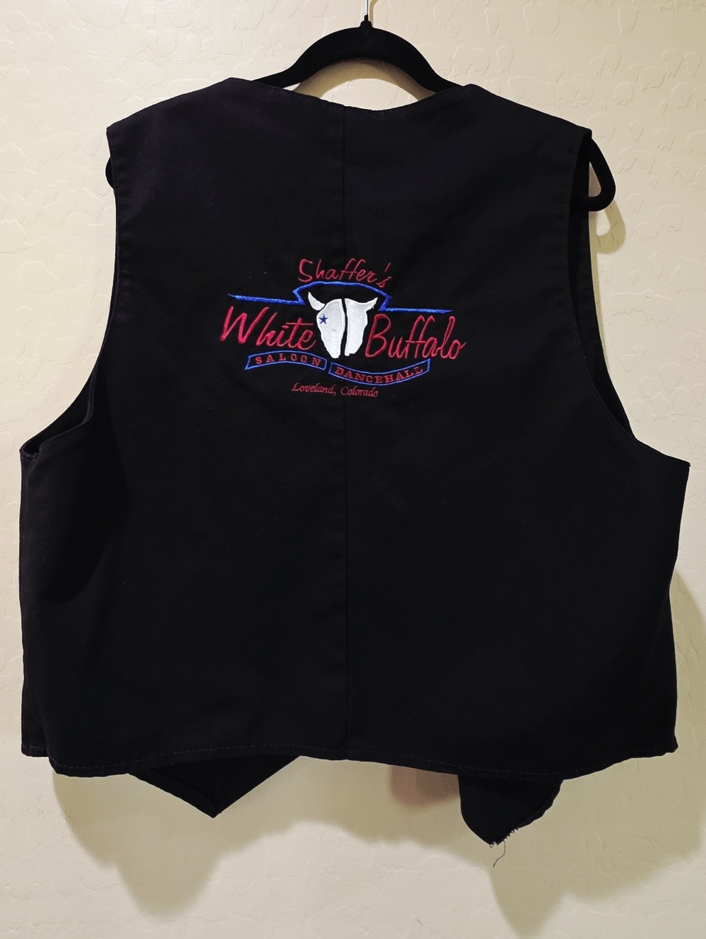 Shaffer's White Buffalo Saloon & Dancehall Loveland, CO Cow Skull Black Vest XL